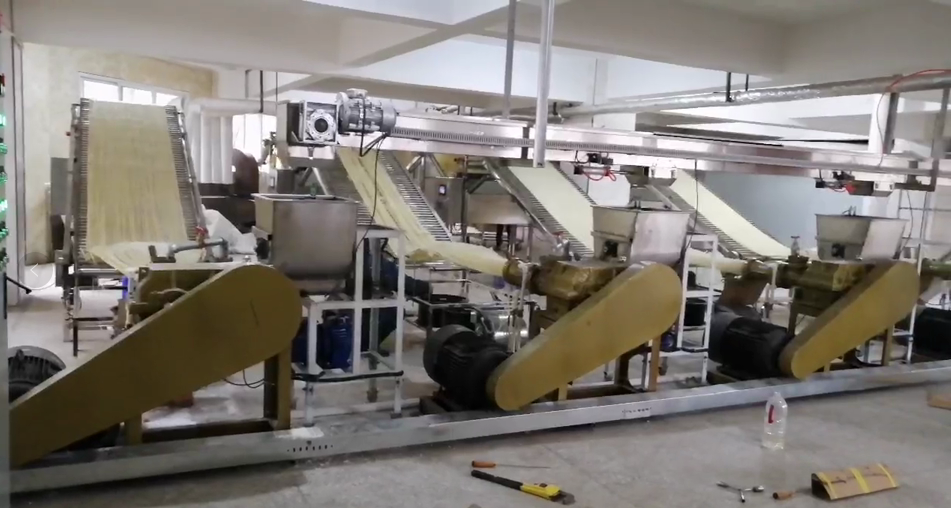 米線機(jī)調(diào)試現(xiàn)場